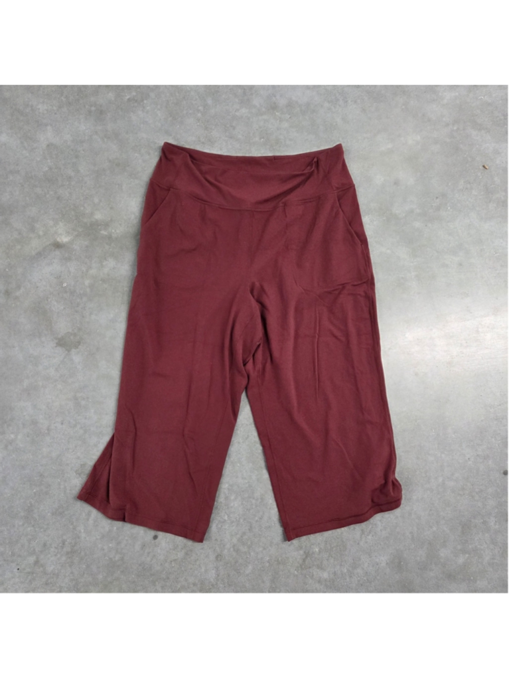lululemon athletica Burgundy Cropped Leggings